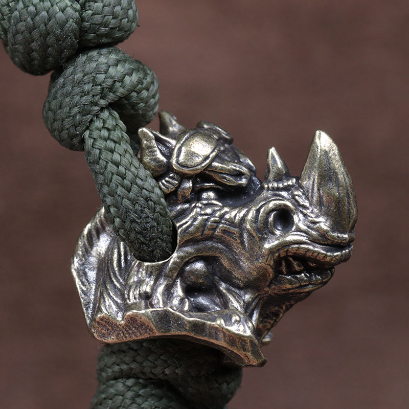 Rhinoceros Head Brass Knife Be - Paracord Survival Bracelet recensione e prezzo