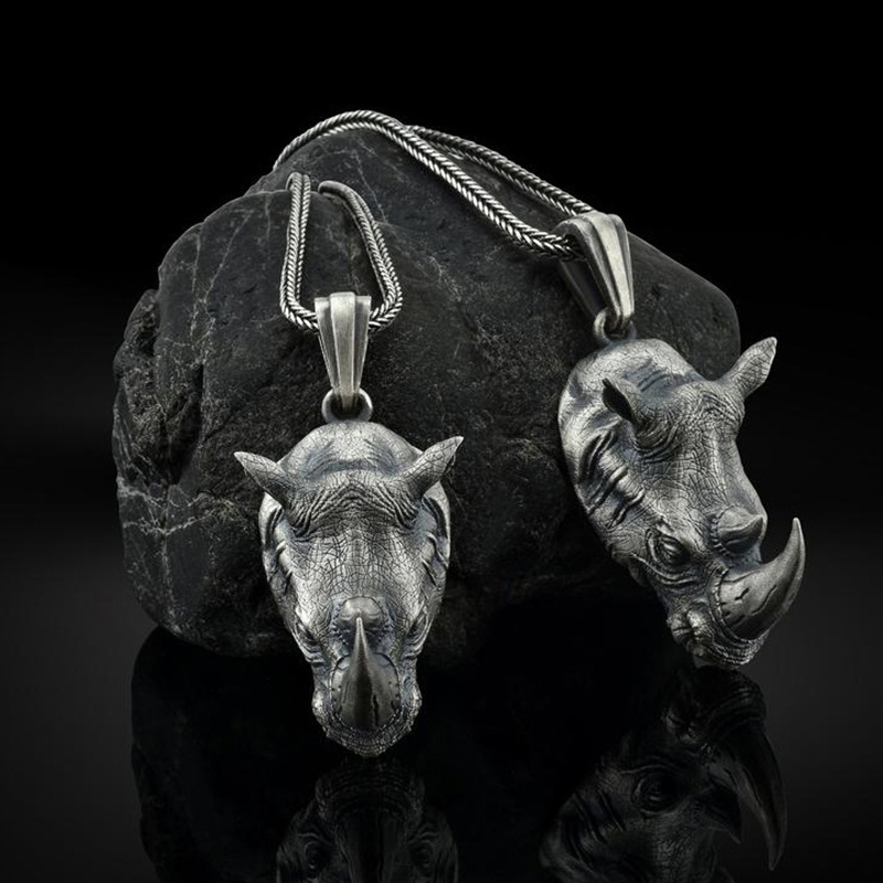 1Pcs Pure Tin Rhino Head Penda - Wildman Hunting & Outdoor Photos recensione e prezzo