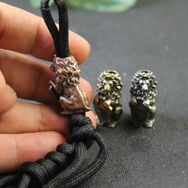 Lion King Holding Owl Shield F - Paracord Survival Bracelet recensione e prezzo