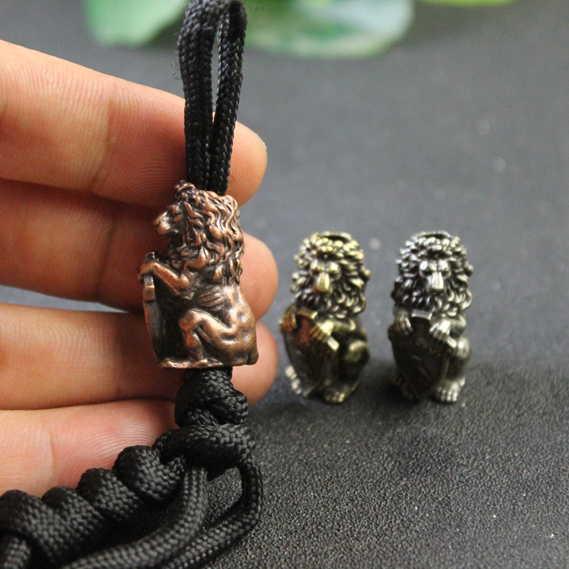 Lion King Holding Owl Shield F - Paracord Survival Bracelet recensione e prezzo